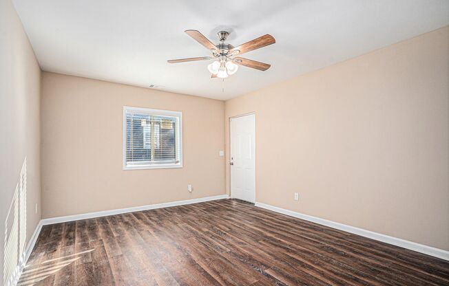 1 Month Free Rent! Fully Renovated 2BR/1BA Duplex in Downtown Atlanta!