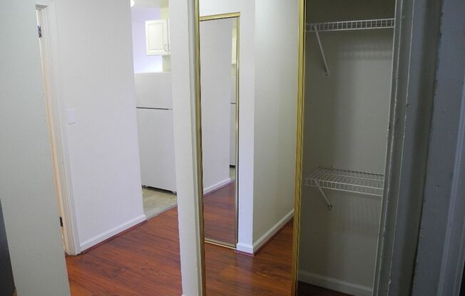 Studio, 1 bath, 418 sqft, $1,595, Unit R-105