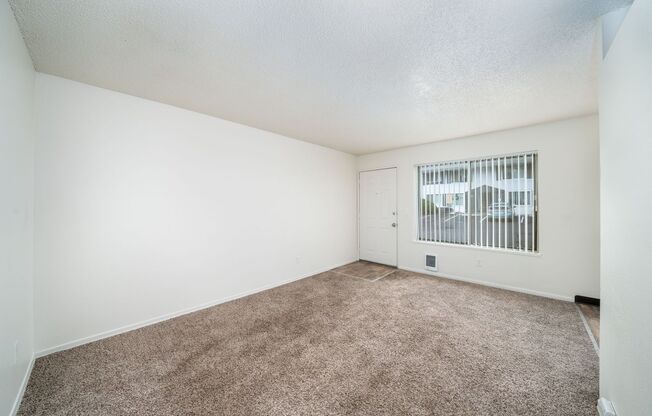 1 bed, 1 bath, 620 sqft, $1,195, Unit 25