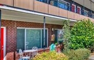 4857 FAUNTLEROY SW