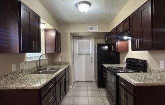 2 beds, 2.5 baths, 1,376 sqft, $1,595, Unit 39