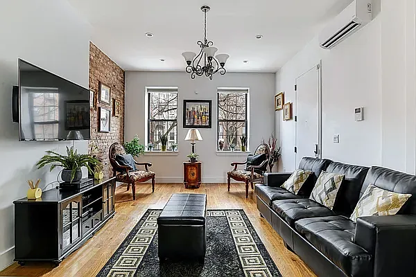 470 CLASSON AVE