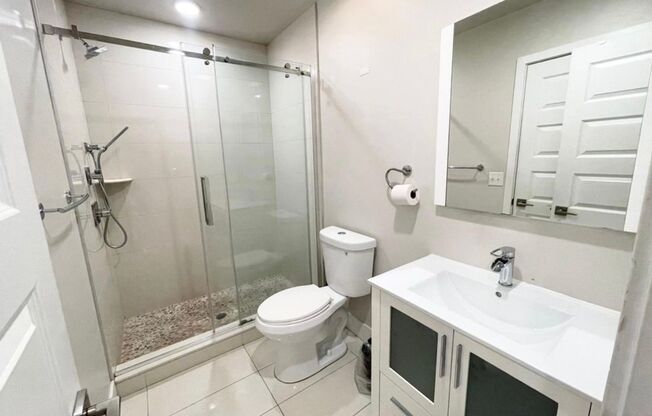 1 bed, 1 bath, 750 sqft, $1,600, Unit Unit 3