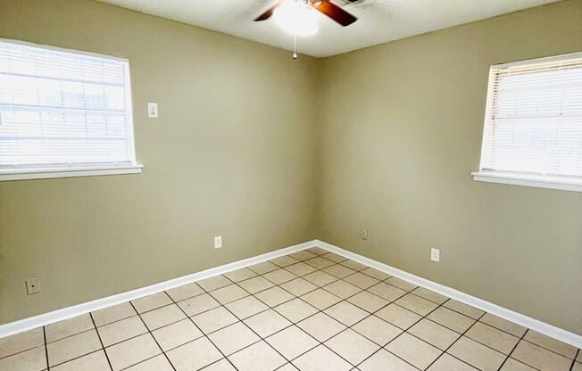 ** 3 bed 1 bath located in Chisholm ** Call 334-366-9198 to schedule a self tour