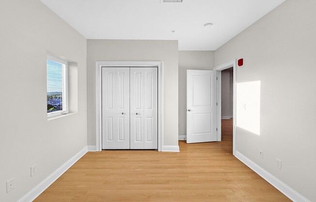 2 beds, 1 bath, 965 sqft, $2,900, Unit 300