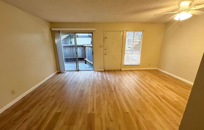 $500 OFF FOR FIRST MONTH RENT!!!  2 Bedroom 1.5 Bathroom apartment in Pleasanton, CA