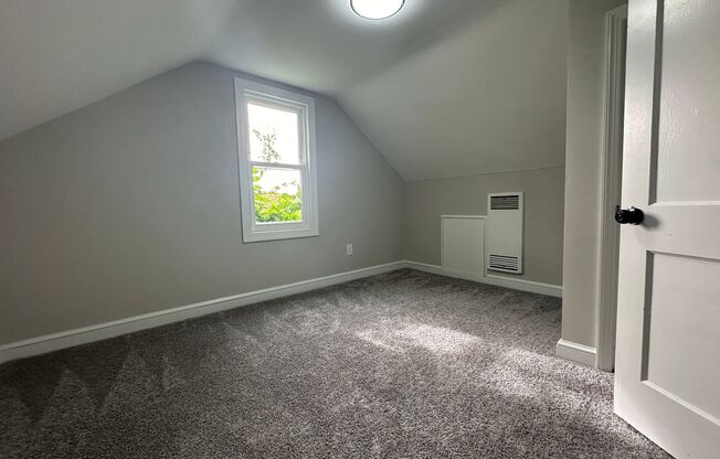 3 beds, 1 bath, $2,300