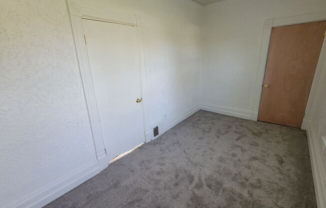 3 beds, 1 bath, $1,700