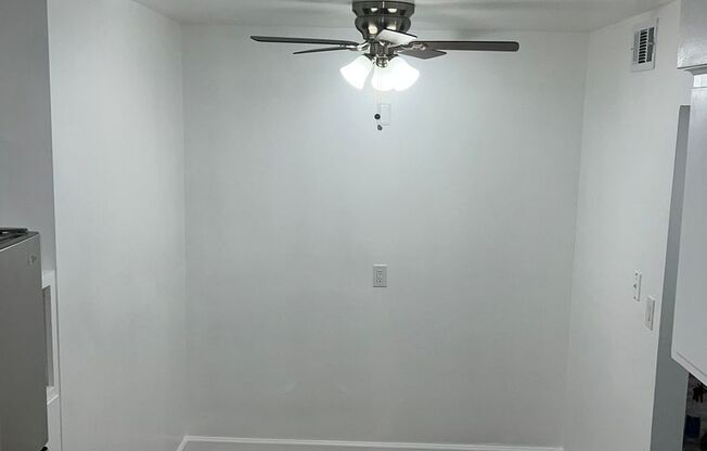 1 bed, 1 bath, $995, Unit 526 S 36th Street-Unit 5