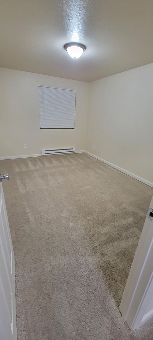 2 beds, 1 bath, 860 sqft, $2,095, Unit A106