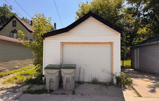 2308 W BURNHAM ST