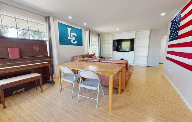 Large furnished 4 bedroom 3 bath home - pet-friendly!