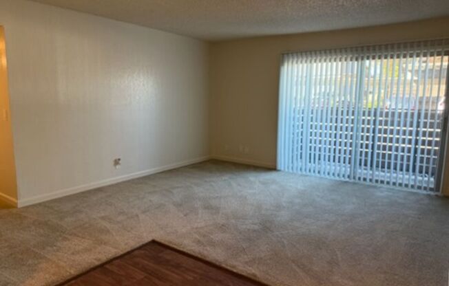 2 beds, 1 bath, 1,015 sqft, $1,995, Unit 077