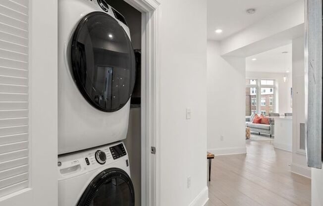 1 bed, 1 bath, 713 sqft, $2,600, Unit 305