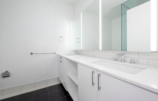 1 bed, 1 bath, 813 sqft, $5,921, Unit 3303