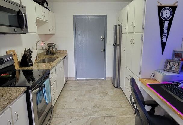 Studio, 1 bath, $1,065, Unit 308