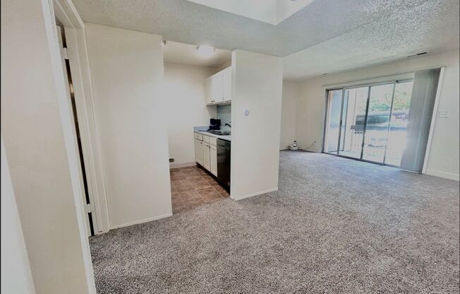 2 beds, 1 bath, 970 sqft, $1,349, Unit 39 PR