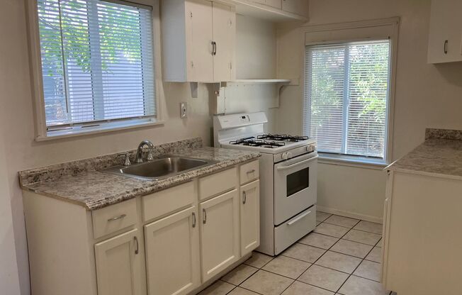 1 bed, 1 bath, $1,195, Unit 3