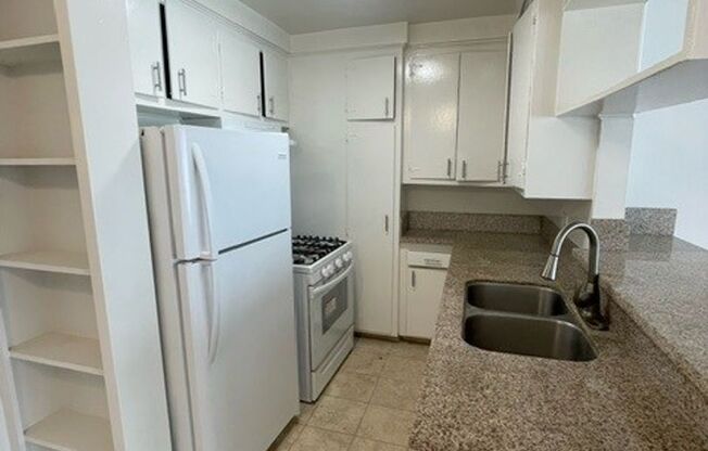 1 bed, 1 bath, $2,295, Unit 07