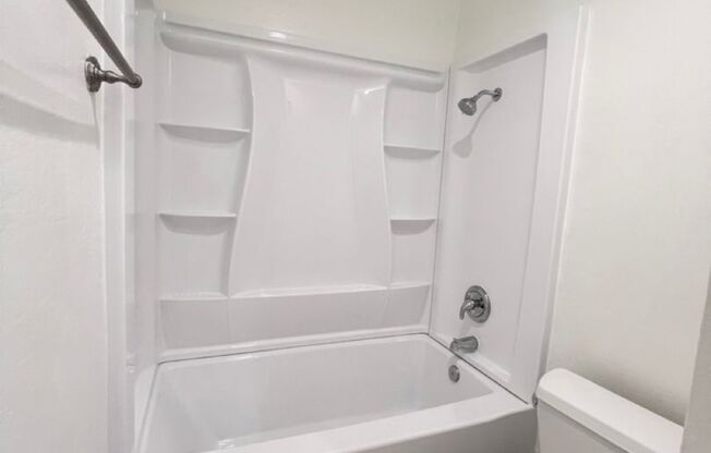 1 bed, 1 bath, $2,150, Unit E3
