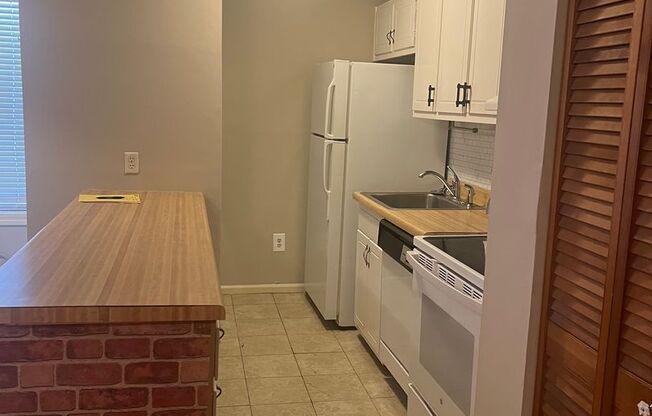 Studio, 1 bath, $750