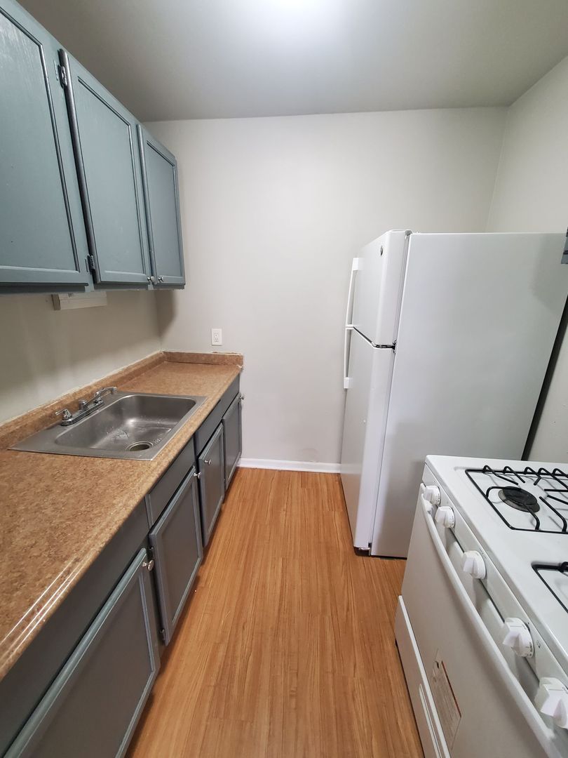 1305 - 1345 W Locust St. / 2866-2868 N 14th St. (50 Unit)