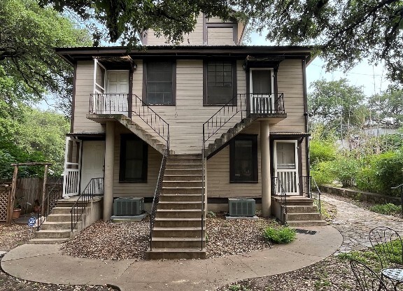 1403 Drake Ave