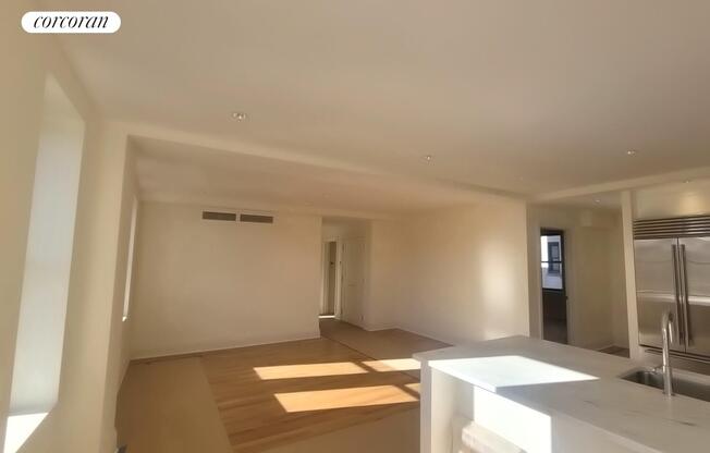 3 beds, 3 baths, $14,000, Unit PHD