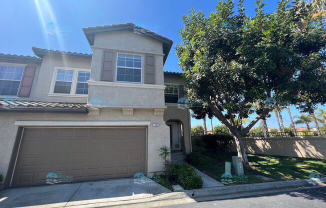 End unit 4 Bedroom House Available Now in Poinsettia Heights