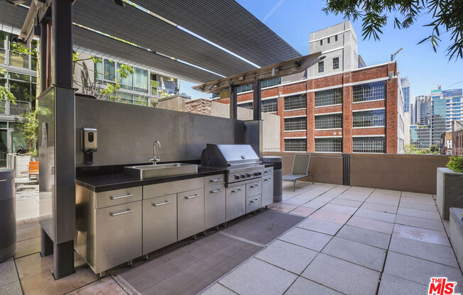 1 bed, 1 bath, 930 sqft, $3,000, Unit 813