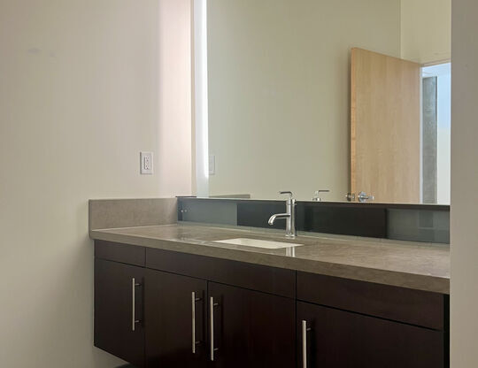 1 bed, 1 bath, 1,010 sqft, $3,400, Unit 1704