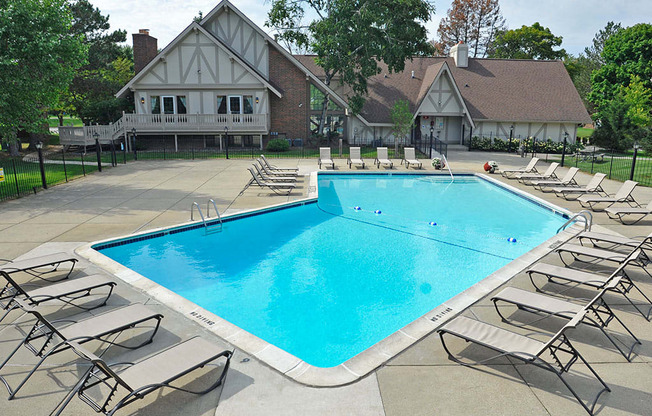 Swimming Pool and Sundeck at Rivers Edge Apartments, Michigan