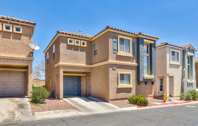Two-Story 3-Bedroom, 2.5-Bath Home Near Nellis and Hacienda