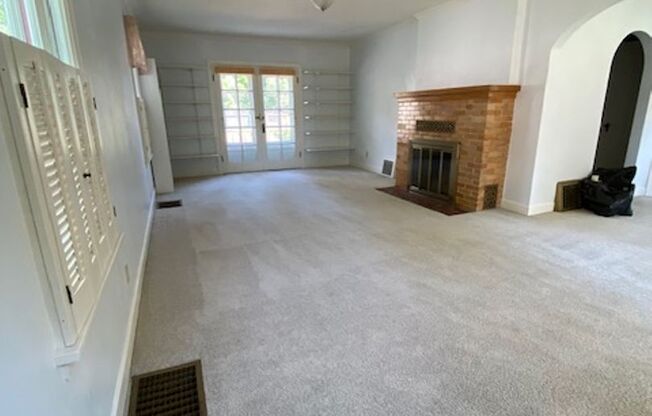 $2,695 / AVAILABLE NOW! 3BD Single Family Home