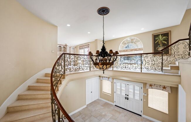 Oxnard Shores | Oceanfront | 5 Bedroom + 7 Bath | UNFURNISHED | 1451 Marine Way