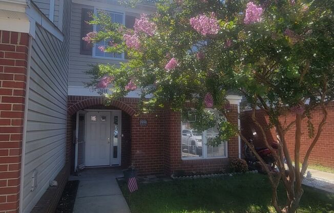 Beautifully Updated Townhouse in Sought-After Foxfire Neighborhood – Kellam High-School