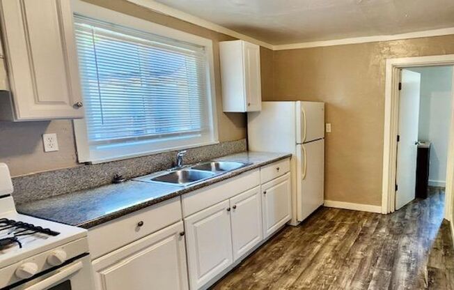 1452 N 5th St-3517 E Pine St