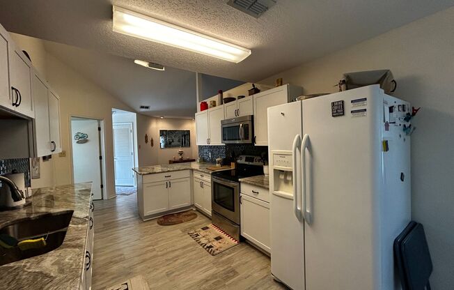 Beautiful, Furnished 2/2 Home For Rent in Sandpiper Golf And Country Club