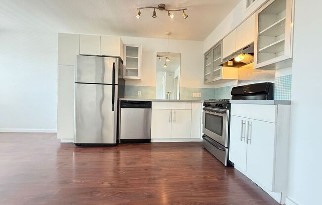 1 bed, 1 bath, 767 sqft, $1,399, Unit RRO-207