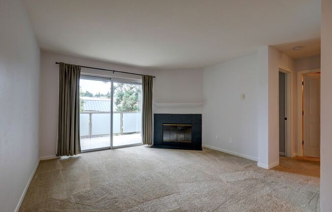 Spacious 1bd, 1ba Condo Available in Perfect Mercer Island Location!
