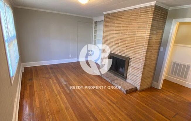 3 Bedroom with bonus Ranch style home minutes from Downtown Greer!
