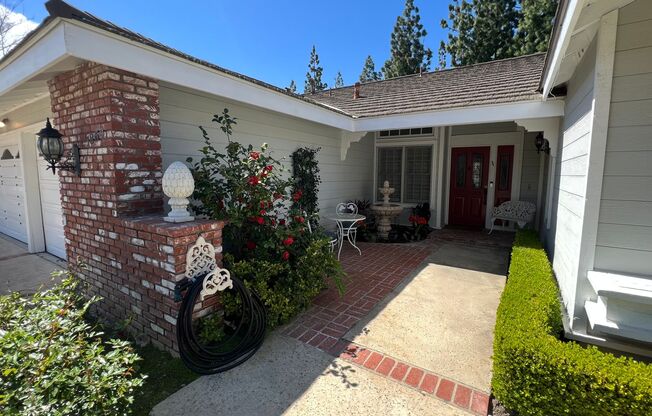Stunning Single Story 3 Bed plus Den 2.5 Bath Orange Home in Mabury Ranch
