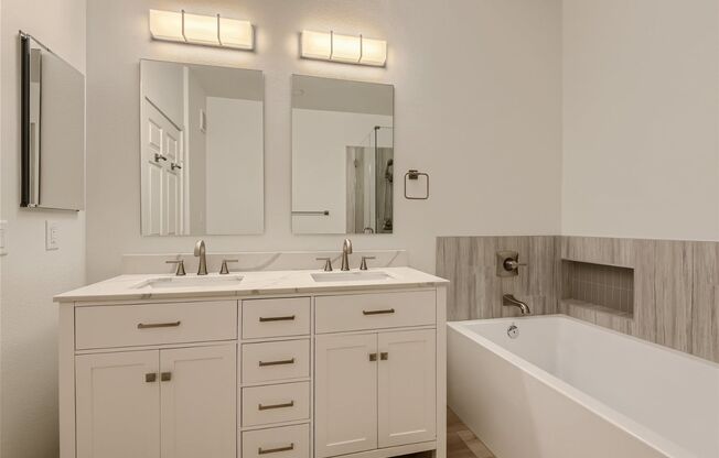 3 beds, 2 baths, $2,375, Unit Unit #103
