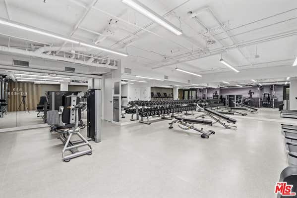 555 S Barrington Ave