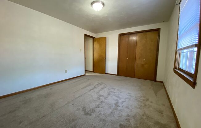 2 beds, 1.5 baths, $1,075, Unit 13