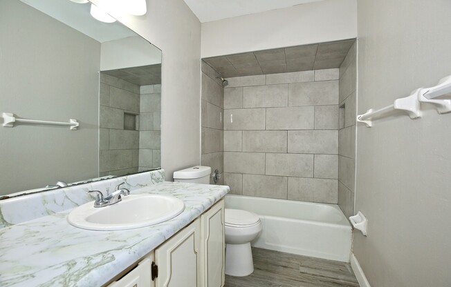 2 beds, 2.5 baths, $1,895, Unit UNIT 13