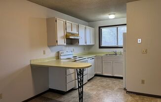 2 beds, 1 bath, $850, Unit 0001