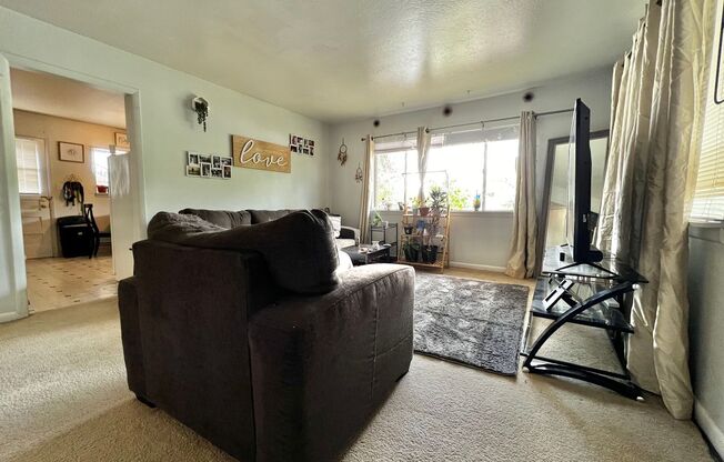 Charming 2-Bedroom Duplex Unit in Central Fort Collins Location!