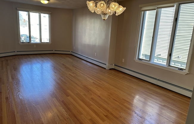 2 beds, 1 bath, 1,100 sqft, $2,600, Unit 1