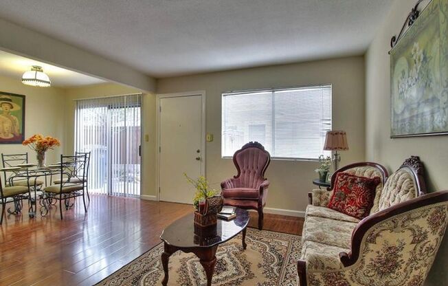 $3,190 / 3 BR GORGEOUS REMODELED SINGLE STORY CONDO IN MILPITAS